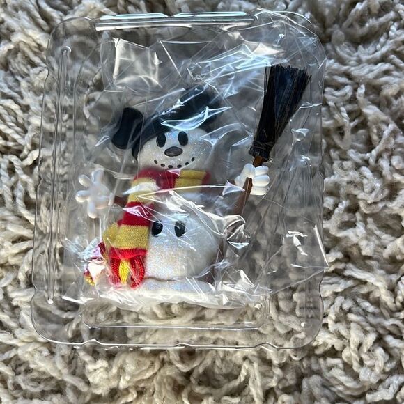 NIB HALLMARK 2004 SNOW SCULPTURE MICKEY MOUSE DISNEY CHRISTMAS KEEPSAKE ORNAMENT - Picture 8 of 8
